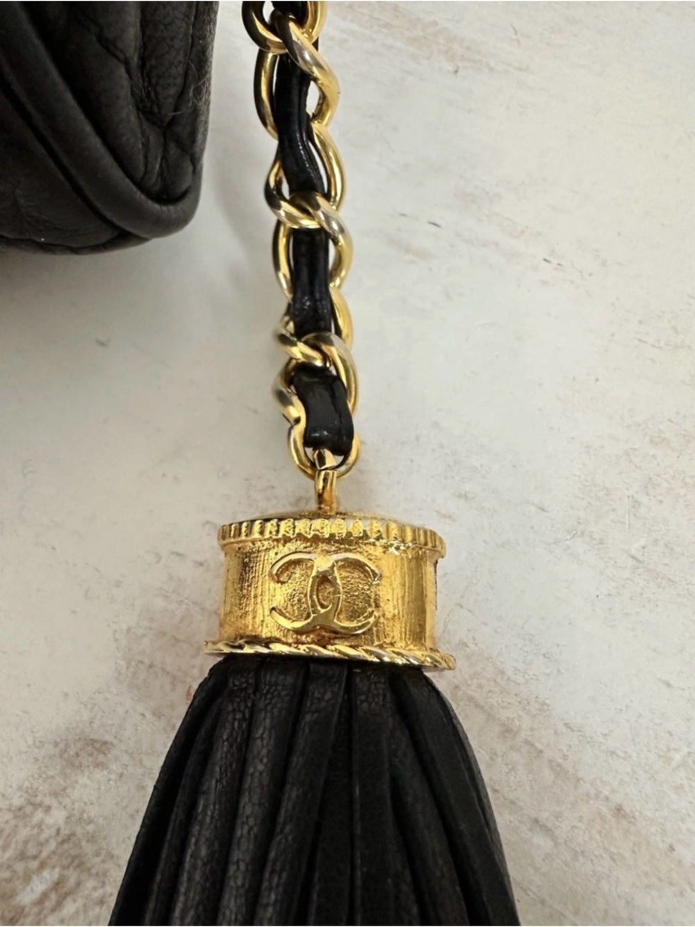Authentic Vintage Chanel Quilted Black Lambskin Barrel Bag – Tassel & Gold Chain - Picture 3 of 9